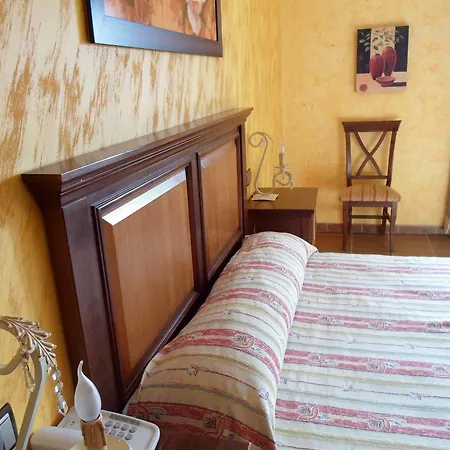 Отель El Doncel 2*
